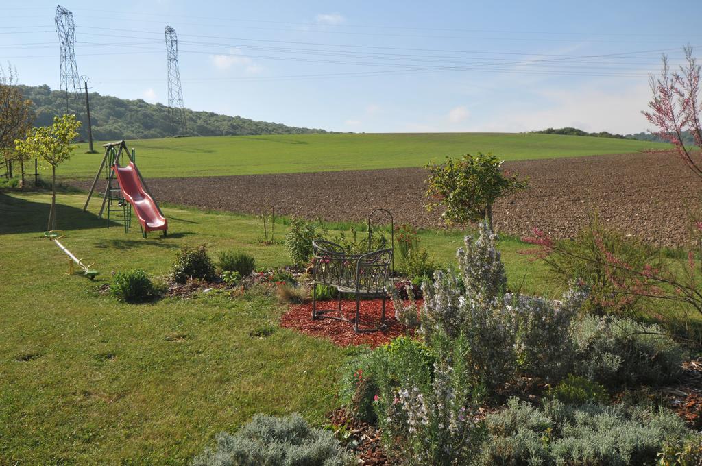 Villa La Boulonne Festigny  Exterior foto
